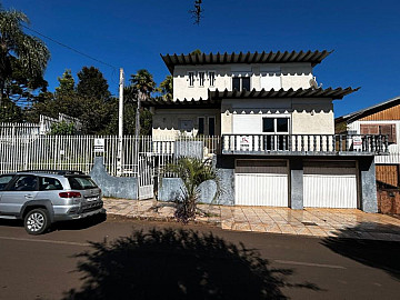 RESID�NCIA DE ALTO PADR�O NO CENTRO DE GET�LIO VARGAS/RS