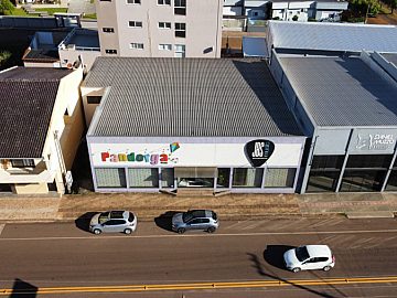 VENDE-SE PAVILH�O CENTRAL EM GET�LIO VARGAS - RS